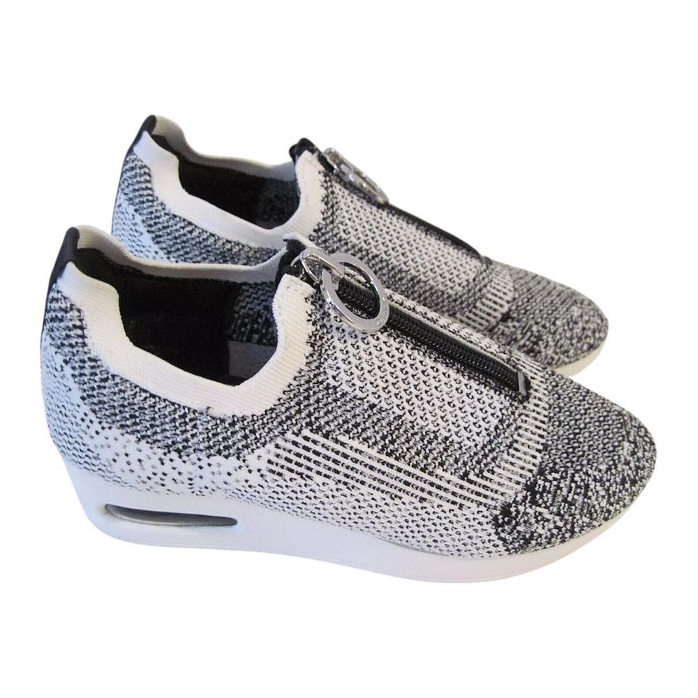DKNY Women’s Abbi Slip-On Knit Sneakers | Size 9.5